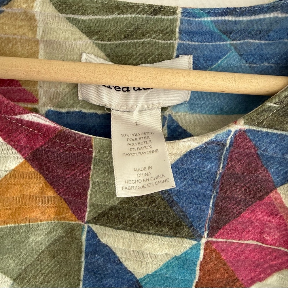 Colorful Geometric Patterned Top - Picture 6 of 6